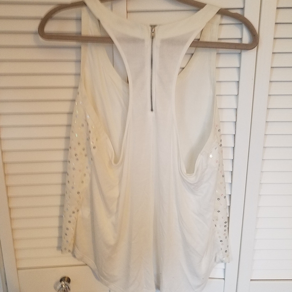 Top - Picture 2 of 3